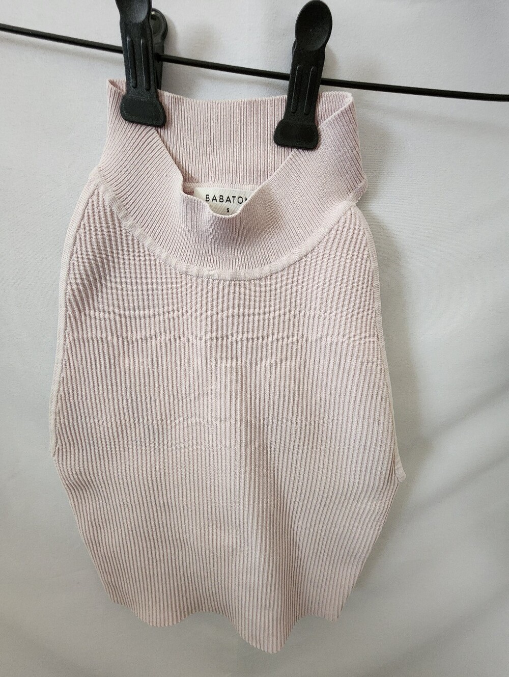 Babaton Pink Mock Neck Crop Top. Size Small